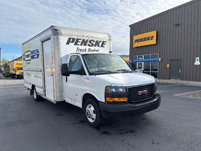 GMC G33903 Box Truck - 401HP, 6 Speed Automatic, Roll up Door