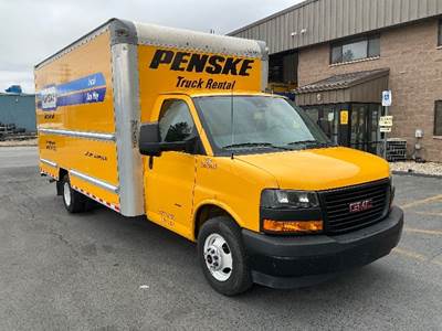 GMC G33903 Box Truck - 401HP, 6 Speed Automatic, Roll up Door