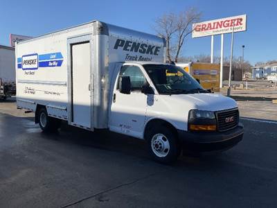 GMC G33903 Box Truck - 401HP, 6 Speed Automatic, Roll up Door