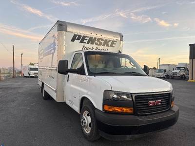 GMC G33903 Box Truck - 401HP, 6 Speed Automatic, Roll up Door