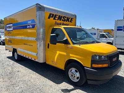 GMC G33903 Box Truck - 401HP, 6 Speed Automatic, Roll up Door