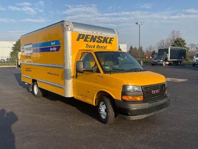 GMC G33903 Box Truck - 401HP, 6 Speed Automatic, Roll up Door