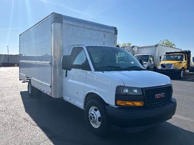 GMC G33903 Box Truck - 401HP, 6 Speed Automatic, Roll up Door