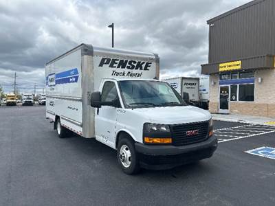 GMC G33903 Box Truck - 401HP, 6 Speed Automatic, Roll up Door