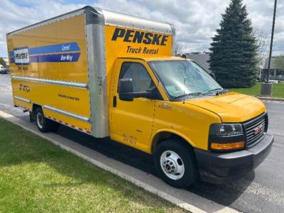 GMC G33903 Box Truck - 401HP, 6 Speed Automatic, Roll up Door
