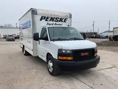 GMC G33903 Box Truck - 401HP, 6 Speed Automatic, Roll up Door