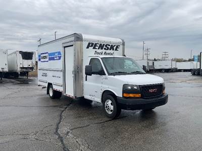 GMC G33903 Box Truck - 401HP, 6 Speed Automatic, Roll up Door