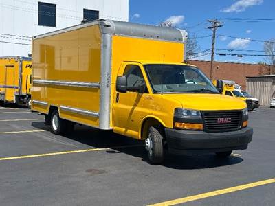 GMC G33903 Box Truck - 401HP, 6 Speed Automatic, Roll up Door