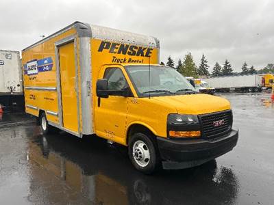 GMC G33903 Box Truck - 401HP, 6 Speed Automatic, Roll up Door