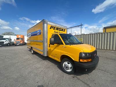 GMC G33903 Box Truck - 401HP, 6 Speed Automatic, Roll up Door