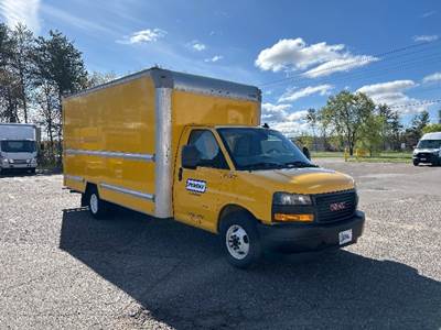 GMC G33903 Box Truck - 401HP, 6 Speed Automatic, Roll up Door
