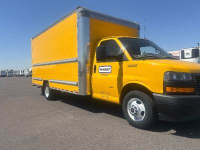 GMC G33903 Box Truck - 401HP, 6 Speed Automatic, Roll up Door