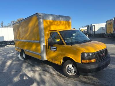 GMC G33903 Box Truck - 401HP, 6 Speed Automatic, Roll up Door