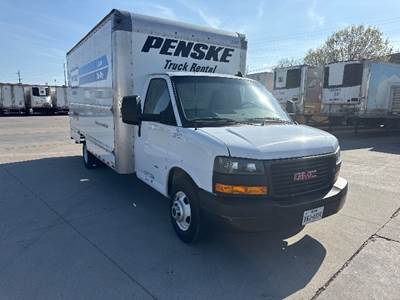 GMC G33903 Box Truck - 401HP, 6 Speed Automatic, Roll up Door