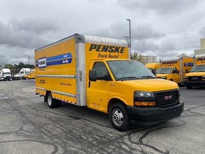 GMC G33903 Box Truck - 341HP, 6 Speed Automatic, Roll up Door