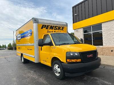 GMC G33903 Box Truck - 401HP, 6 Speed Automatic, Roll up Door