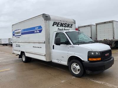 GMC G33903 Box Truck - 401HP, 6 Speed Automatic, Roll up Door