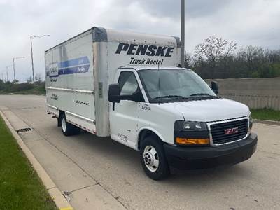 GMC G33903 Box Truck - 401HP, 6 Speed Automatic, Roll up Door