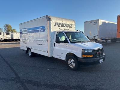 GMC G33903 Box Truck - 401HP, 6 Speed Automatic, Roll up Door