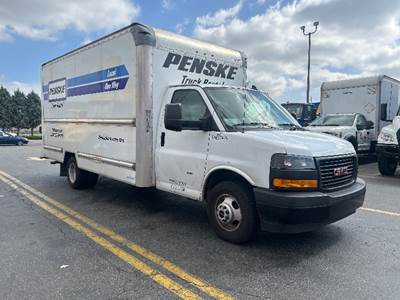GMC G33903 Box Truck - 401HP, 6 Speed Automatic, Roll up Door