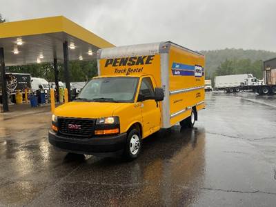 GMC G33903 Box Truck - 401HP, 6 Speed Automatic, Roll up Door