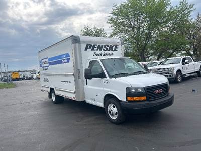 GMC G33903 Box Truck - 401HP, 6 Speed Automatic, Roll up Door