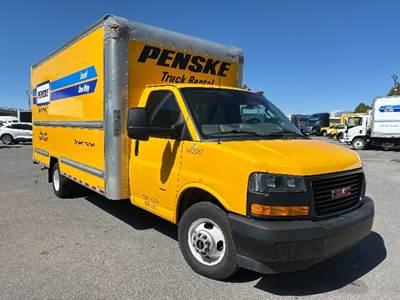 GMC G33903 Box Truck - 401HP, 6 Speed Automatic, Roll up Door