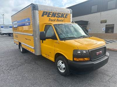 GMC G33903 Box Truck - 401HP, 6 Speed Automatic, Roll up Door