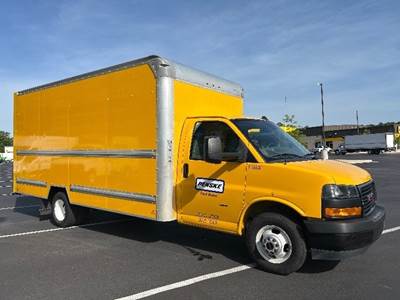 GMC G33903 Box Truck - 401HP, 6 Speed Automatic, Roll up Door