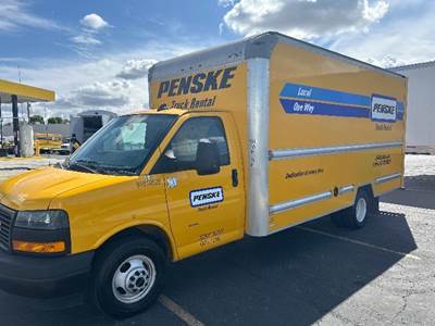 GMC G33903 Box Truck - 401HP, 6 Speed Automatic, Roll up Door