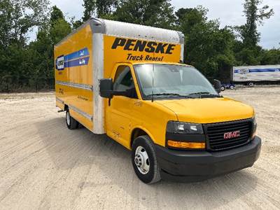 GMC G33903 Box Truck - 401HP, 6 Speed Automatic, Roll up Door