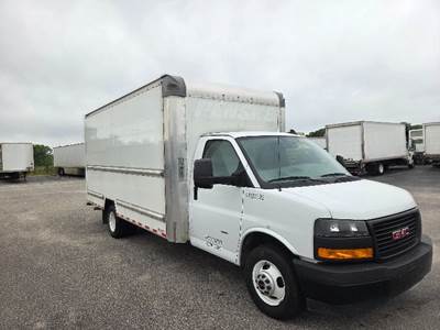GMC G33903 Box Truck - 401HP, 6 Speed Automatic, Roll up Door