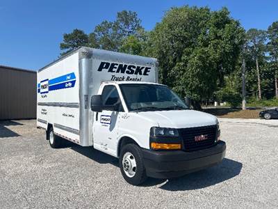 GMC G33903 Box Truck - 401HP, 6 Speed Automatic, Roll up Door
