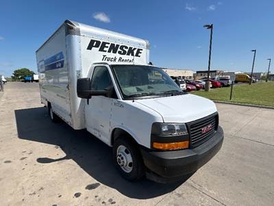 GMC G33903 Box Truck - 401HP, 6 Speed Automatic, Roll up Door
