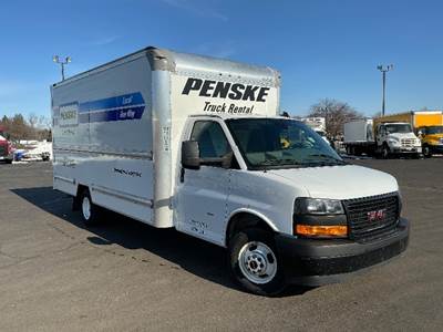 GMC G33903 Box Truck - 401HP, 6 Speed Automatic, Roll up Door