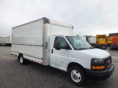 GMC G33903 Box Truck - 401HP, 6 Speed Automatic, Roll up Door