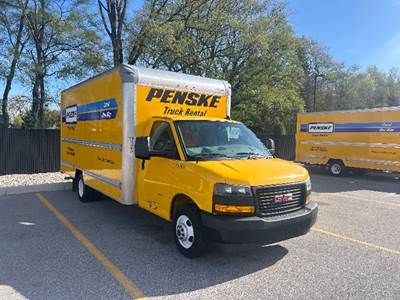 GMC G33903 Box Truck - 401HP, 6 Speed Automatic, Roll up Door