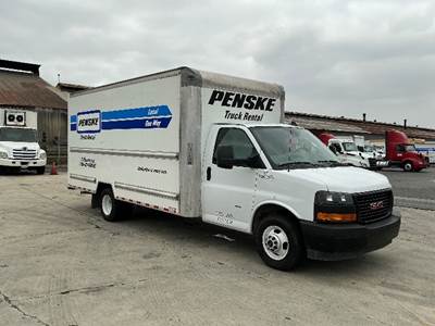 GMC G33903 Box Truck - 401HP, 6 Speed Automatic, Roll up Door