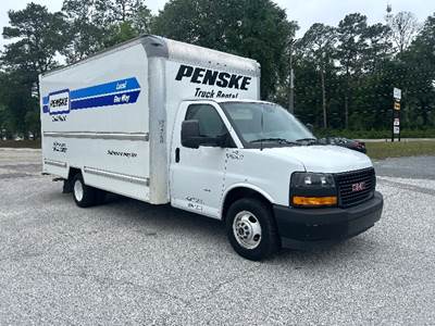 GMC G33903 Box Truck - 401HP, 6 Speed Automatic, Roll up Door