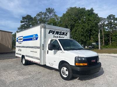 GMC G33903 Box Truck - 401HP, 6 Speed Automatic, Roll up Door