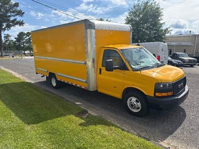 GMC G33903 Box Truck - 401HP, 6 Speed Automatic, Roll up Door