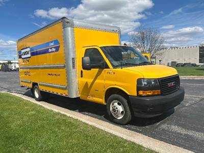 GMC G33903 Box Truck - 401HP, 6 Speed Automatic, Roll up Door