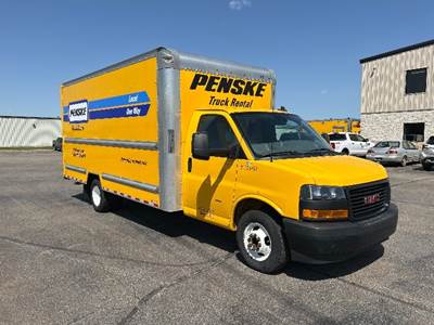 GMC G33903 Box Truck - 401HP, 6 Speed Automatic, Roll up Door