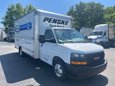 GMC G33903 Box Truck - 401HP, 6 Speed Automatic, Roll up Door