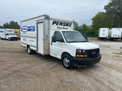 GMC G33903 Box Truck - 401HP, 6 Speed Automatic, Roll up Door