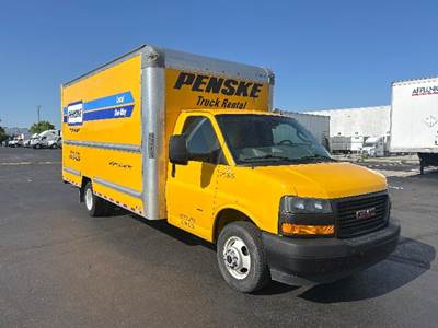 GMC G33903 Box Truck - 401HP, 6 Speed Automatic, Roll up Door