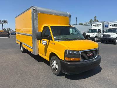 GMC G33903 Box Truck - 401HP, 6 Speed Automatic, Roll up Door