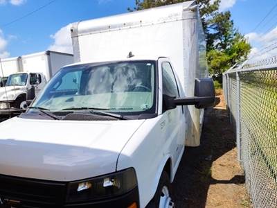 GMC G33903 Box Truck - 401HP, 6 Speed Automatic, Roll up Door