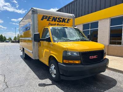GMC G33903 Box Truck - 341HP, 6 Speed Automatic, Roll up Door