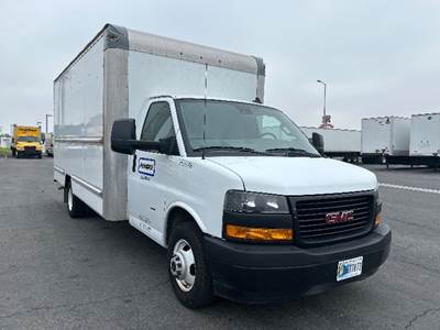 GMC G33903 Box Truck - 401HP, 6 Speed Automatic, Roll up Door